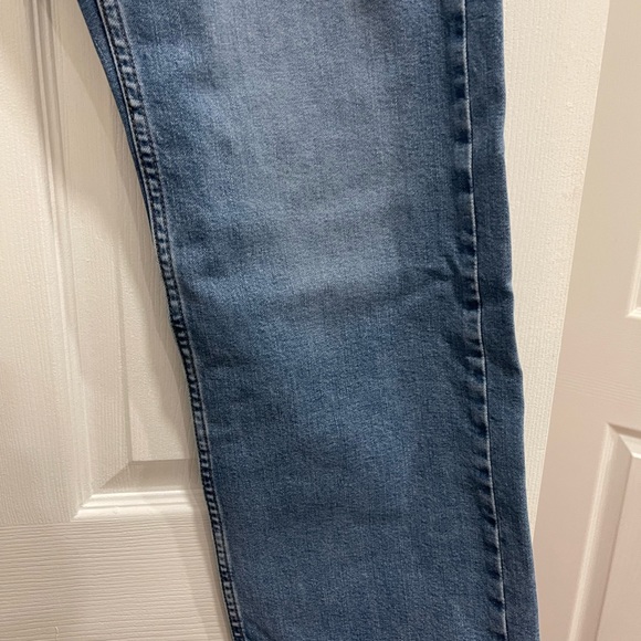 New Wrangler Five Star Relaxed To Regular Boot Fit Jeans - Picture 6 of 13